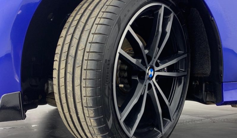 
								BMW 3 Series Sedan 320d M Sport Steptronic full									