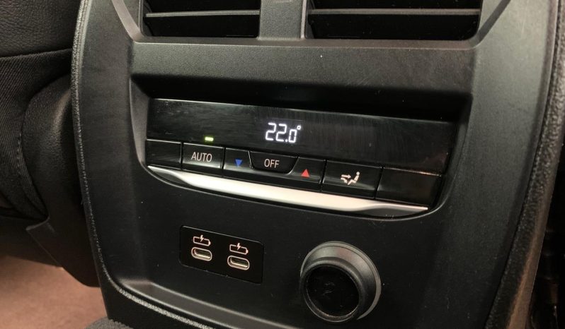 
								BMW 3 Series Sedan 320d M Sport Steptronic full									