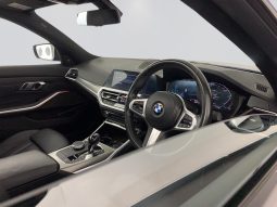 
										BMW 3 Series Sedan 320d M Sport Steptronic full									
