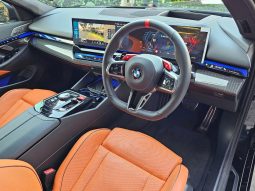 
										BMW M5 Sedan Phev Awd full									