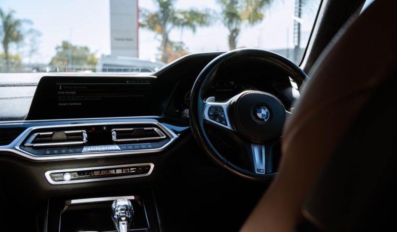 
								BMW X7 M50d full									
