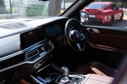 
										BMW X7 M50d full									