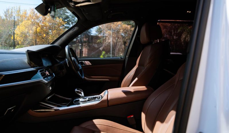 
								BMW X7 M50d full									