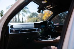
										BMW X7 M50d full									