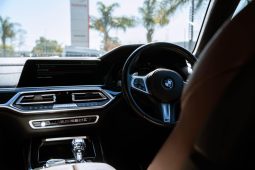 
										BMW X7 M50d full									