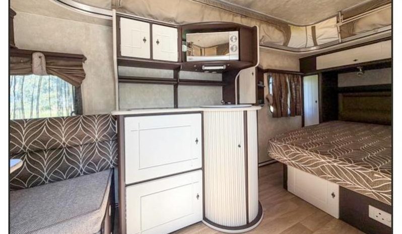 
								Caravan Jurgens Fleetline full									