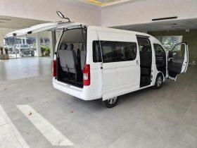 Foton View 2.0 Luxury Minibus
