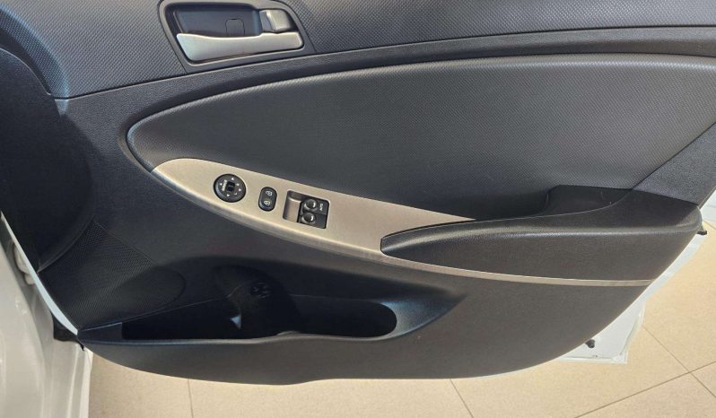 
								Hyundai ACCENT 2000 – ON ACCENT 1.6 GL/MOTION full									