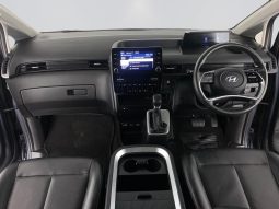 
										Hyundai Staria 2.2 5 Seater Multicab At full									