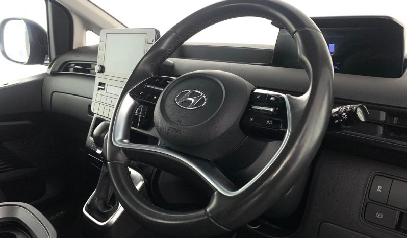 
								Hyundai Staria 2.2 5 Seater Multicab At full									