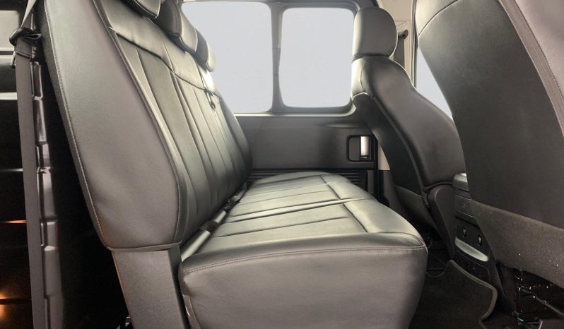 
								Hyundai Staria 2.2 5 Seater Multicab At full									