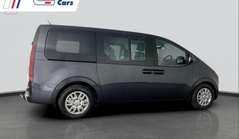 
								Hyundai Staria 2.2 5 Seater Multicab At full									