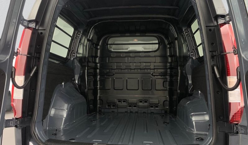 
								Hyundai Staria 2.2 5 Seater Multicab At full									