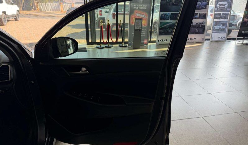 
								Hyundai Tucson TUCSON 2.0 PREMIUM full									