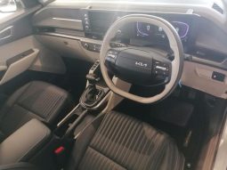 
										Kia Carens 1.5 D Lx At full									