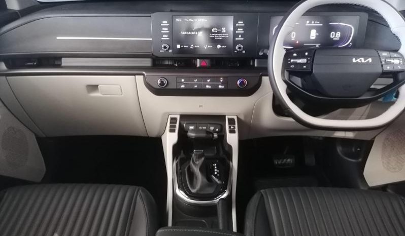 
								Kia Carens 1.5 D Lx At full									