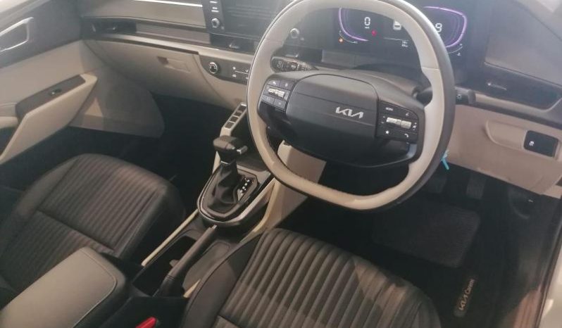 
								Kia Carens 1.5 D Lx At full									
