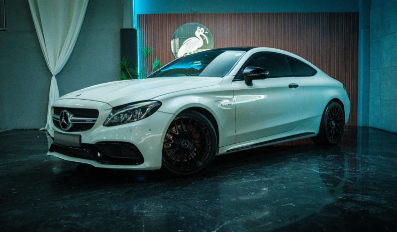 
								Mercedes Benz C-Class Coupe Mercedes-Amg C 63 S Speedshift full									
