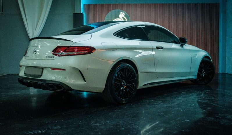 
								Mercedes Benz C-Class Coupe Mercedes-Amg C 63 S Speedshift full									