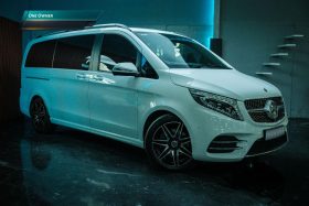 Mercedes Benz V-Class 300d Avantgarde + Amg Line