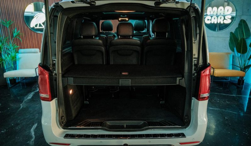 
								Mercedes Benz V-Class 300d Avantgarde + Amg Line full									