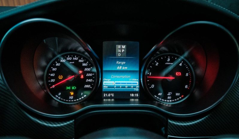 
								Mercedes Benz V-Class 300d Avantgarde + Amg Line full									