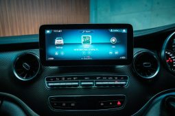 
										Mercedes Benz V-Class 300d Avantgarde + Amg Line full									
