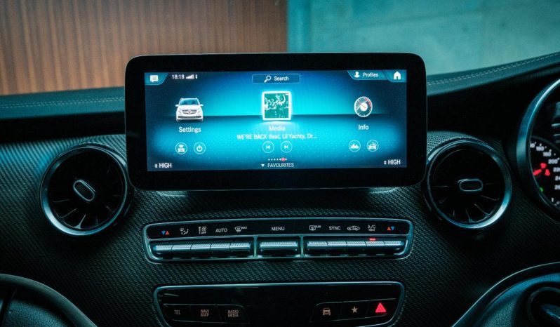
								Mercedes Benz V-Class 300d Avantgarde + Amg Line full									