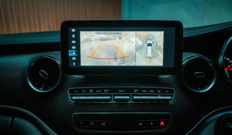 
								Mercedes Benz V-Class 300d Avantgarde + Amg Line full									