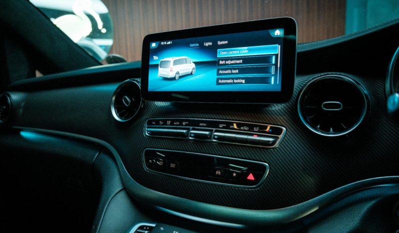 
								Mercedes Benz V-Class 300d Avantgarde + Amg Line full									