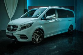 Mercedes Benz V-Class 300d Avantgarde + Amg Line