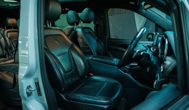 
								Mercedes Benz V-Class 300d Avantgarde + Amg Line full									
