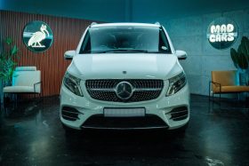 Mercedes Benz V-Class 300d Avantgarde + Amg Line