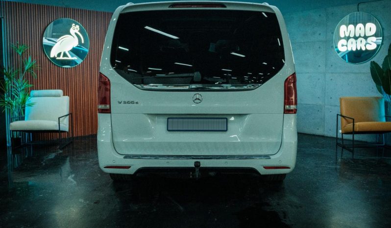 
								Mercedes Benz V-Class 300d Avantgarde + Amg Line full									