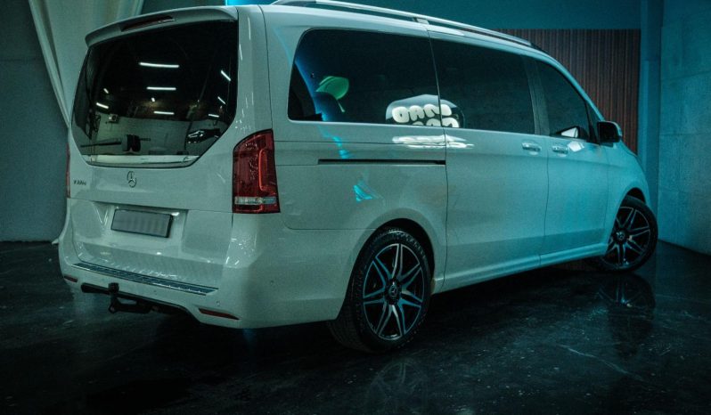 
								Mercedes Benz V-Class 300d Avantgarde + Amg Line full									