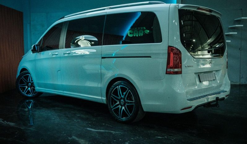 
								Mercedes Benz V-Class 300d Avantgarde + Amg Line full									