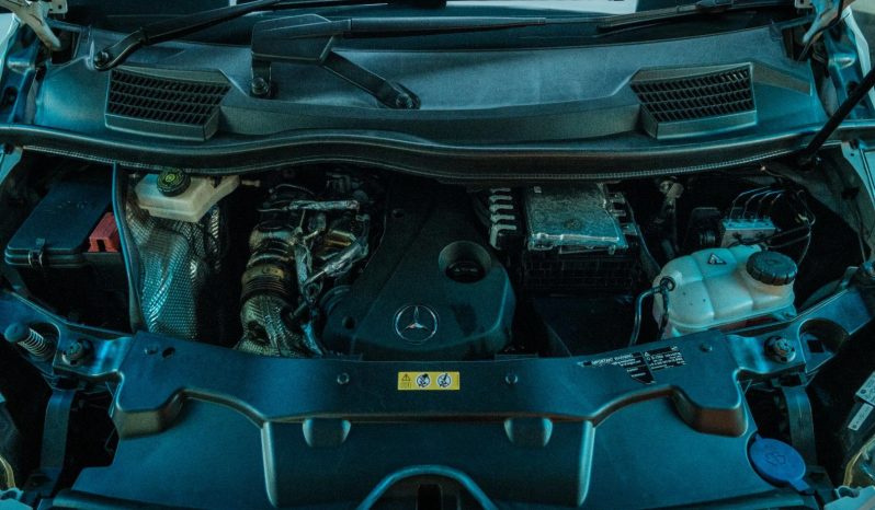 
								Mercedes Benz V-Class 300d Avantgarde + Amg Line full									