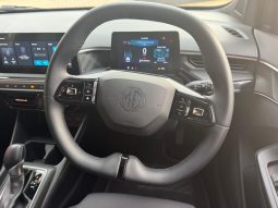 
										MG Mg3 1.5 Luxury Sr At full									