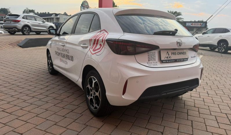 
								MG Mg3 1.5 Luxury Sr At full									