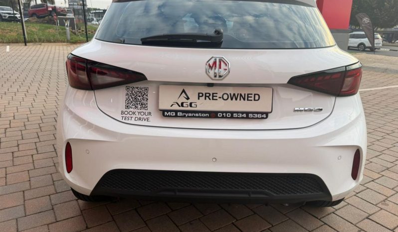 
								MG Mg3 1.5 Luxury Sr At full									