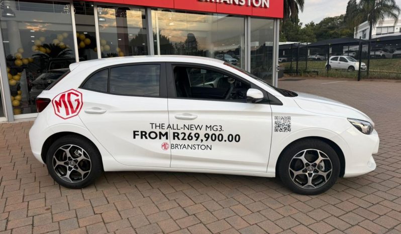 
								MG Mg3 1.5 Luxury Sr At full									