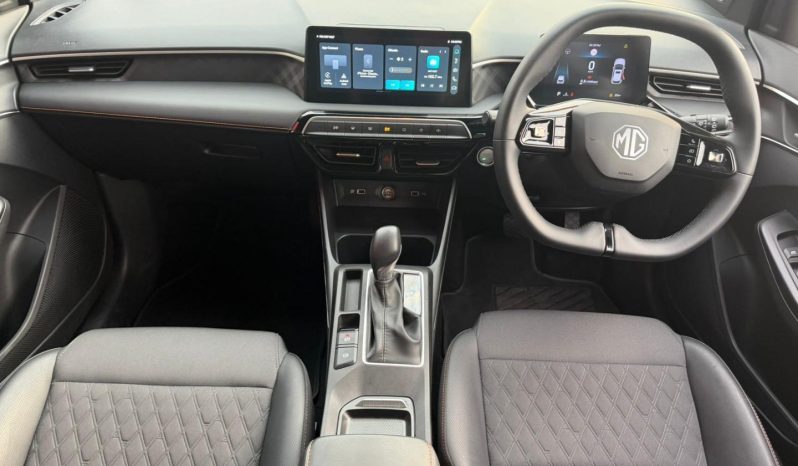 
								MG Mg3 1.5 Luxury Sr At full									