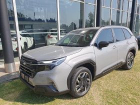 Subaru Forester 2.5 Premium Cvt