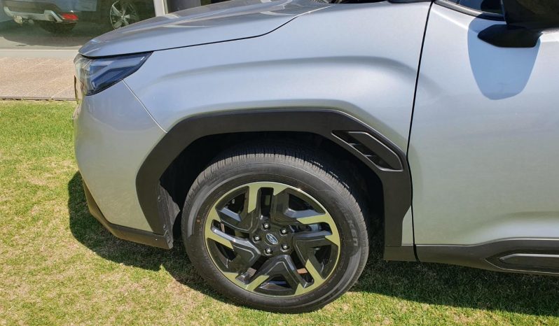 
								Subaru Forester 2.5 Premium Cvt full									