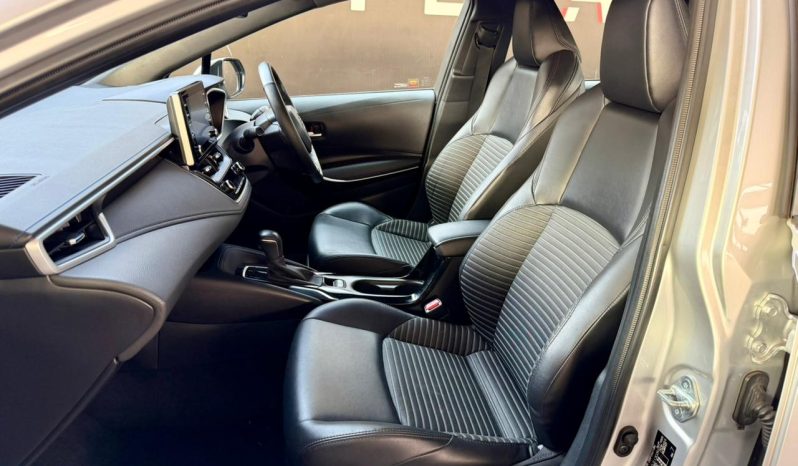 
								Toyota Corolla Sedan 1.8 Xs Cvt full									