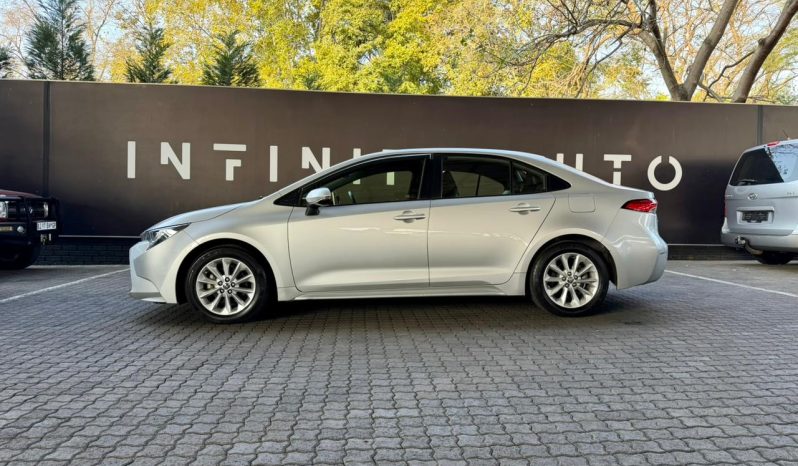 
								Toyota Corolla Sedan 1.8 Xs Cvt full									