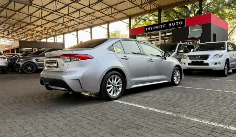 
								Toyota Corolla Sedan 1.8 Xs Cvt full									
