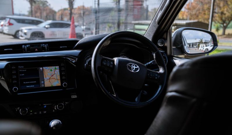 
								Toyota Hilux 2.8GD-6 Double Cab Legend 50 full									