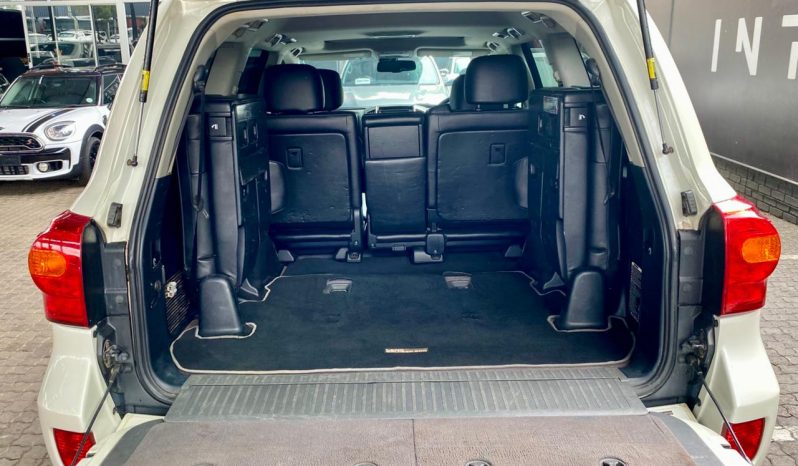 
								Toyota Land Cruiser 200 4.6 V8 Vx At full									