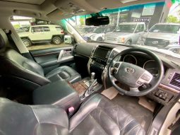 
										Toyota Land Cruiser 200 4.6 V8 Vx At full									